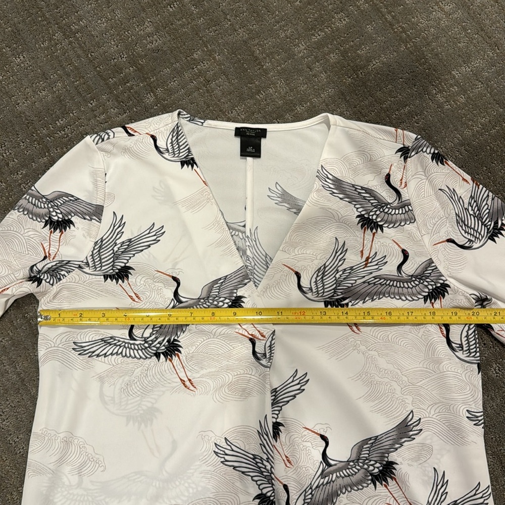 Ann Taylor Factory Flying Cranes V-neck Long-Sleeve Blouse, Size LP - Picture 8 of 10